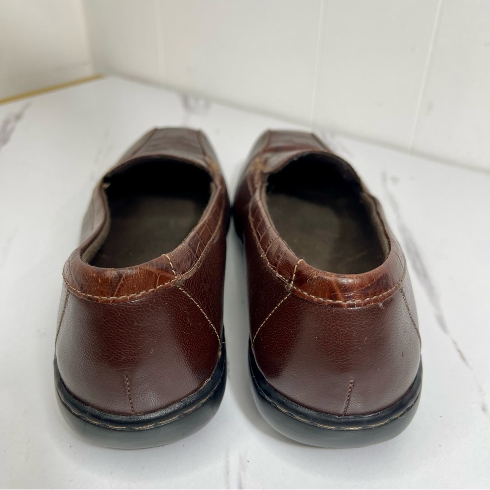 Clarks Everyday Women's Croc-Embossed Brown Leather Flats, 7.5 - Picture 7 of 9